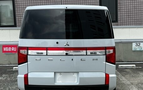 Mitsubishi Delica D:5 I, 2022 год, 3 600 000 рублей, 3 фотография