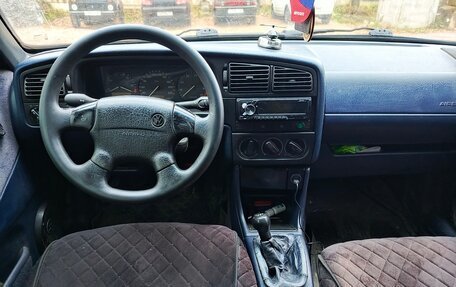 Volkswagen Passat B4, 1993 год, 160 000 рублей, 1 фотография