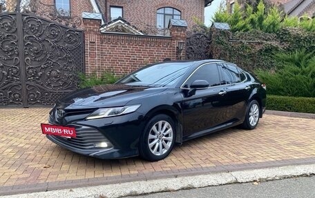 Toyota Camry, 2021 год, 2 600 000 рублей, 7 фотография