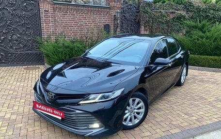 Toyota Camry, 2021 год, 2 600 000 рублей, 8 фотография