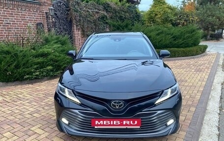 Toyota Camry, 2021 год, 2 600 000 рублей, 9 фотография