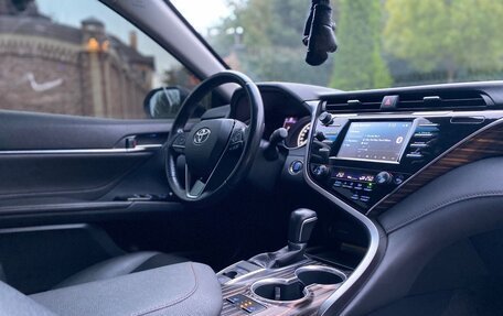 Toyota Camry, 2021 год, 2 600 000 рублей, 12 фотография