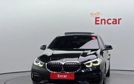 BMW 1 серия, 2021 год, 2 100 000 рублей, 2 фотография