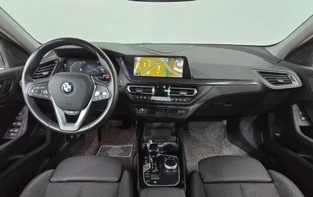 BMW 1 серия, 2021 год, 2 100 000 рублей, 5 фотография