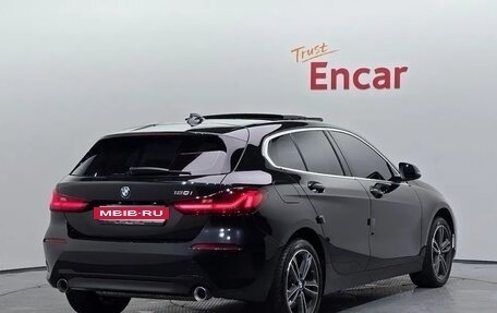 BMW 1 серия, 2021 год, 2 100 000 рублей, 3 фотография