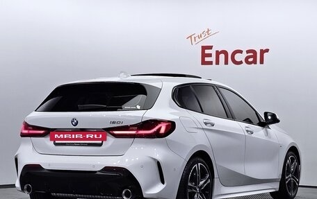 BMW 1 серия, 2021 год, 2 000 000 рублей, 5 фотография