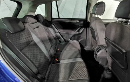 Volkswagen Tiguan II, 2018 год, 2 395 000 рублей, 16 фотография