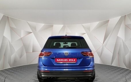 Volkswagen Tiguan II, 2018 год, 2 395 000 рублей, 8 фотография