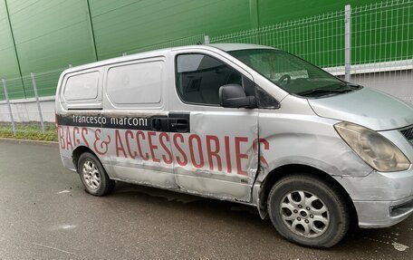 Hyundai H-1 II рестайлинг, 2008 год, 400 000 рублей, 2 фотография