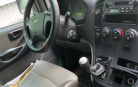 Hyundai H-1 II рестайлинг, 2008 год, 400 000 рублей, 5 фотография