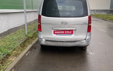 Hyundai H-1 II рестайлинг, 2008 год, 400 000 рублей, 3 фотография