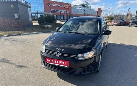Volkswagen Polo VI (EU Market), 2013 год, 850 000 рублей, 2 фотография