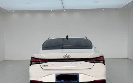 Hyundai Elantra, 2022 год, 1 250 000 рублей, 5 фотография