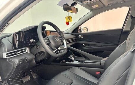 Hyundai Elantra, 2022 год, 1 250 000 рублей, 12 фотография