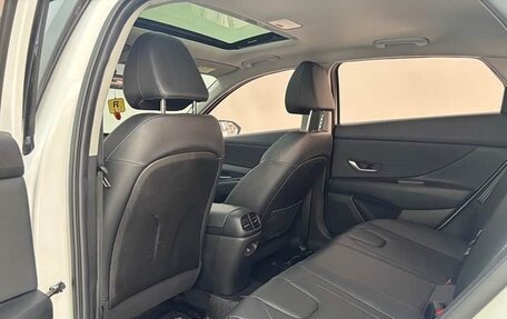 Hyundai Elantra, 2022 год, 1 250 000 рублей, 13 фотография