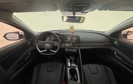 Hyundai Elantra, 2022 год, 1 250 000 рублей, 11 фотография