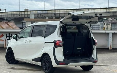 Toyota Sienta II, 2022 год, 1 184 000 рублей, 3 фотография