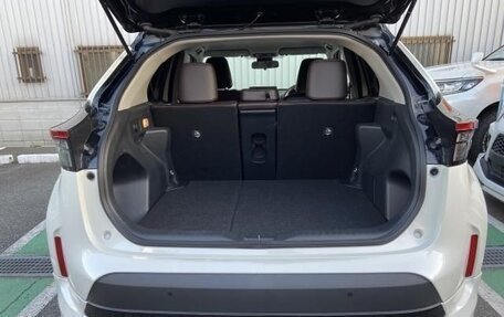 Toyota Yaris Cross, 2021 год, 1 425 000 рублей, 9 фотография