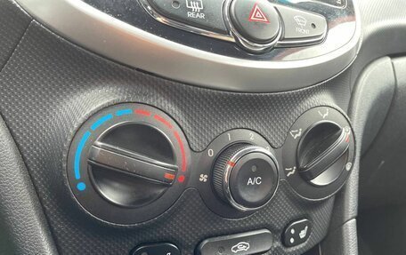 Hyundai Solaris II рестайлинг, 2012 год, 624 000 рублей, 13 фотография