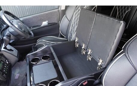 Toyota HiAce H200, 2025 год, 6 000 000 рублей, 40 фотография