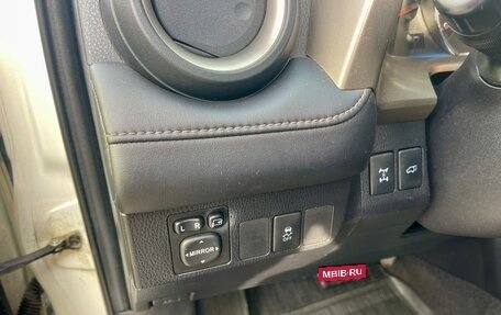 Toyota RAV4, 2014 год, 2 395 000 рублей, 4 фотография