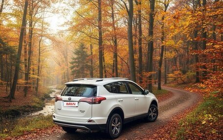 Toyota RAV4, 2016 год, 2 345 000 рублей, 3 фотография