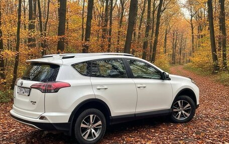 Toyota RAV4, 2016 год, 2 345 000 рублей, 5 фотография