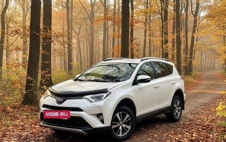 Toyota RAV4, 2016 год, 2 345 000 рублей, 2 фотография