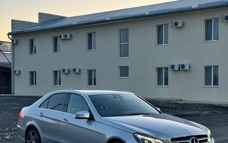 Mercedes-Benz E-Класс, 2015 год, 2 350 000 рублей, 1 фотография