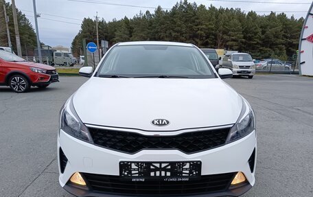 KIA Rio IV, 2021 год, 1 638 000 рублей, 2 фотография