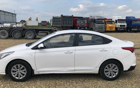 Hyundai Solaris II рестайлинг, 2021 год, 1 300 000 рублей, 4 фотография