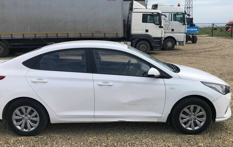 Hyundai Solaris II рестайлинг, 2021 год, 1 300 000 рублей, 7 фотография