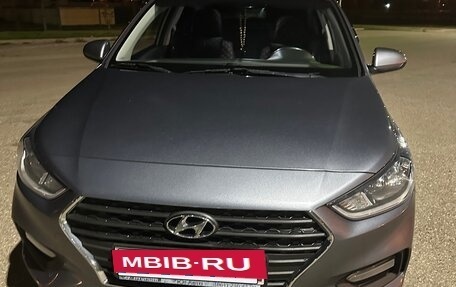 Hyundai Solaris II рестайлинг, 2017 год, 1 400 000 рублей, 4 фотография