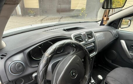 Renault Logan II, 2017 год, 345 000 рублей, 8 фотография