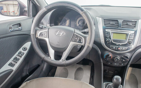 Hyundai Solaris II рестайлинг, 2013 год, 749 000 рублей, 18 фотография