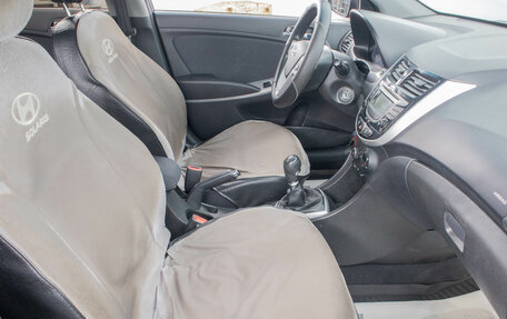 Hyundai Solaris II рестайлинг, 2013 год, 749 000 рублей, 23 фотография