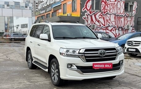 Toyota Land Cruiser 200, 2018 год, 6 250 000 рублей, 3 фотография