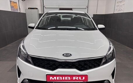 KIA Rio IV, 2021 год, 1 550 000 рублей, 2 фотография