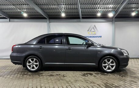 Toyota Avensis III рестайлинг, 2005 год, 699 000 рублей, 6 фотография