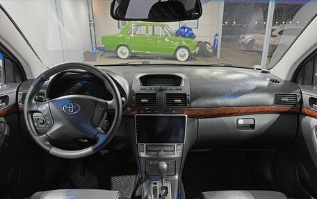 Toyota Avensis III рестайлинг, 2005 год, 699 000 рублей, 10 фотография