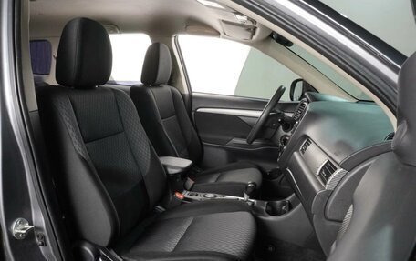 Mitsubishi Outlander III рестайлинг 3, 2013 год, 1 420 000 рублей, 10 фотография