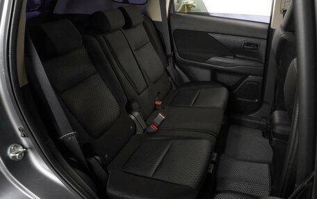 Mitsubishi Outlander III рестайлинг 3, 2013 год, 1 420 000 рублей, 9 фотография