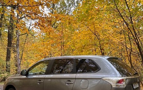 Mitsubishi Outlander III рестайлинг 3, 2013 год, 1 420 000 рублей, 6 фотография