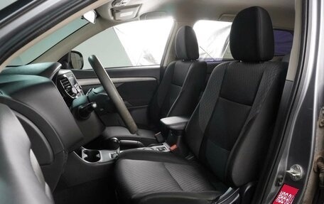 Mitsubishi Outlander III рестайлинг 3, 2013 год, 1 420 000 рублей, 12 фотография