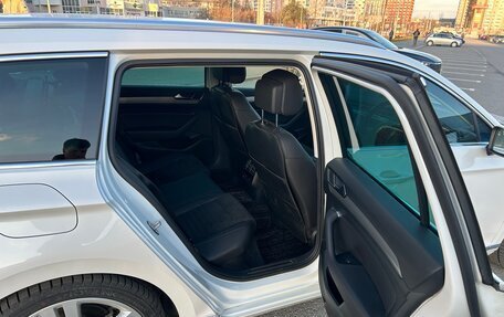 Volkswagen Passat B8 рестайлинг, 2017 год, 2 100 000 рублей, 12 фотография