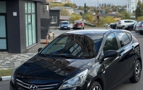 Hyundai Solaris II рестайлинг, 2014 год, 717 000 рублей, 1 фотография