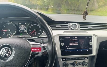 Volkswagen Passat B8 рестайлинг, 2018 год, 1 750 000 рублей, 4 фотография