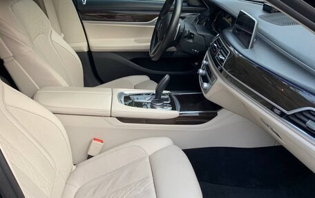 BMW 7 серия, 2018 год, 4 500 000 рублей, 20 фотография