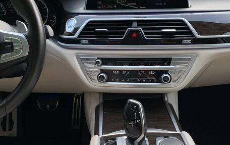BMW 7 серия, 2018 год, 4 500 000 рублей, 21 фотография