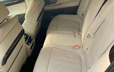 BMW 7 серия, 2018 год, 4 500 000 рублей, 27 фотография